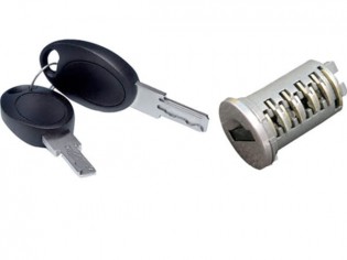 Zamek 1 wkładka 2 klucze...