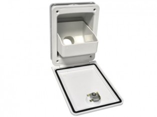 Gniazdo wlew wody z lejkiem...